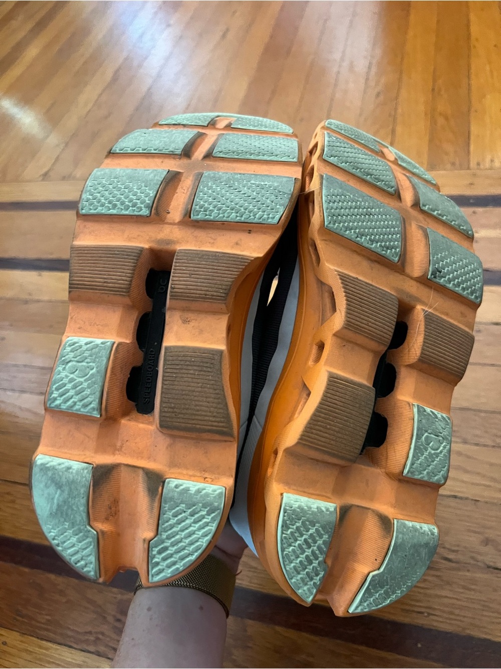 ON Running Cloudmonster gray orange running shoe men’s 7 women’s 8.5 EUC - Picture 5 of 6